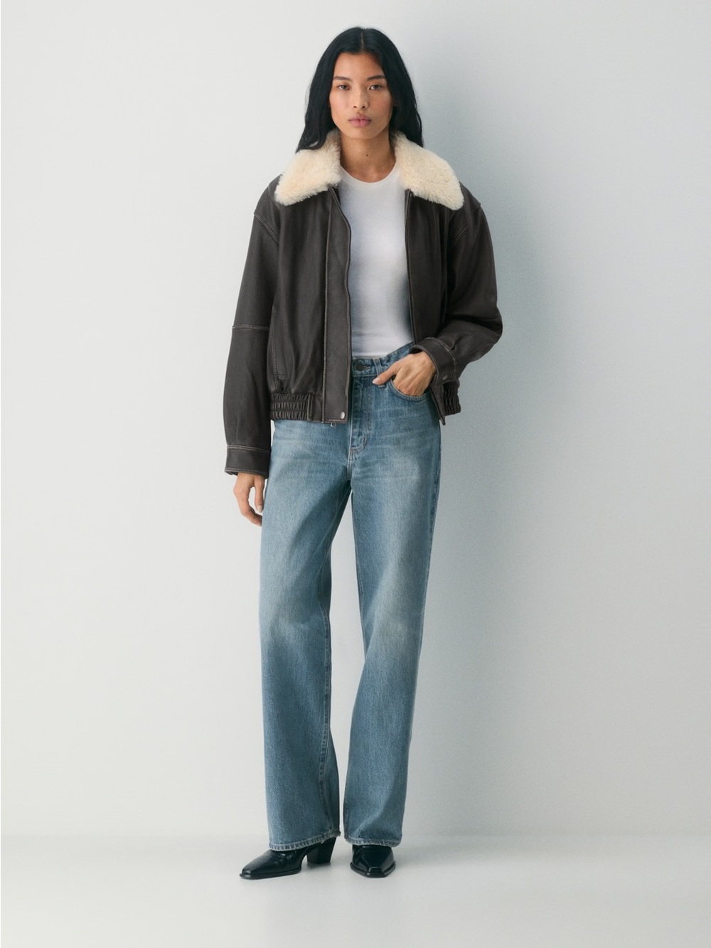 Aritzia Denim Forum Cleo Relaxed Hi-Rise Wide Jean Vintage Medium Blue
